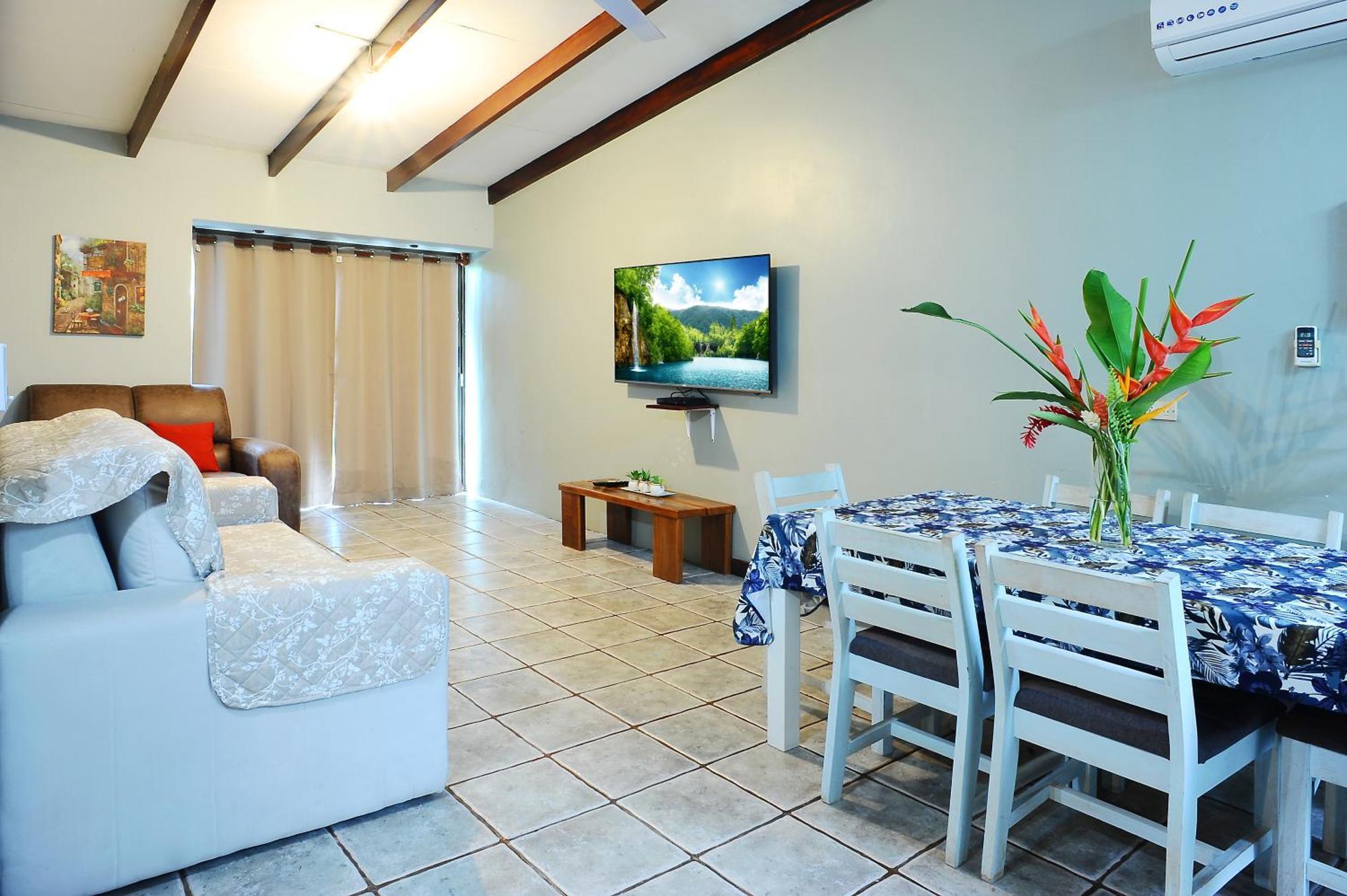 Wide Mouth Frog Quepos Hostel Manuel Antonio Exterior photo