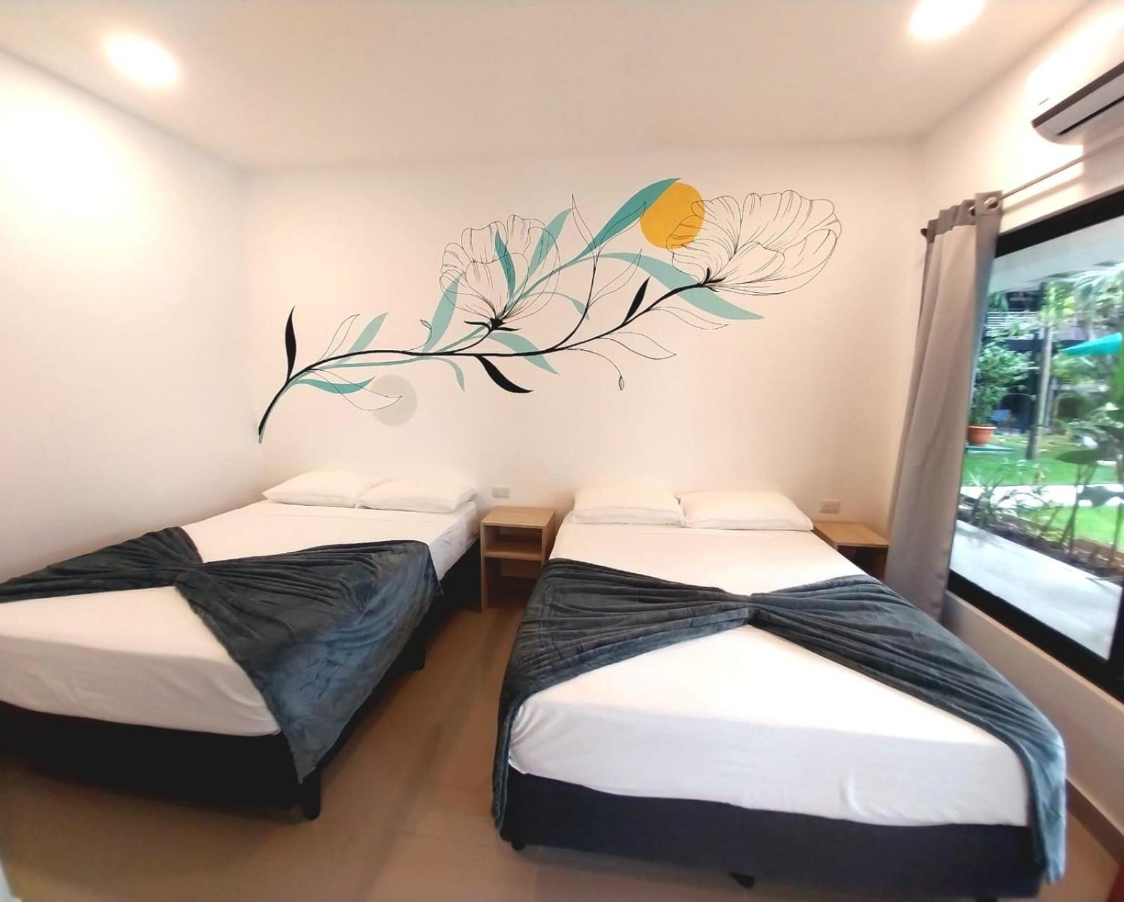 Wide Mouth Frog Quepos Hostel Manuel Antonio Exterior photo